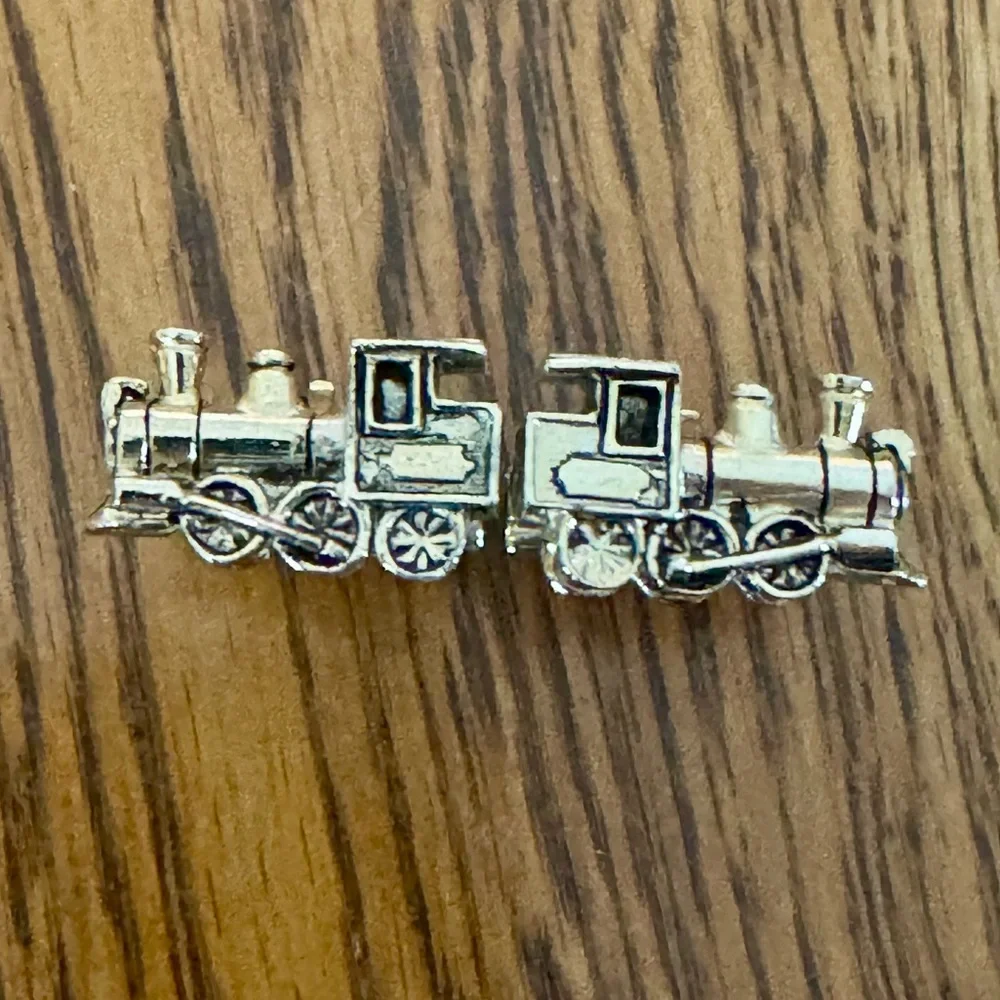 Vintage Sarah Coventry Gold Tone Locomotive Train Cufflinks